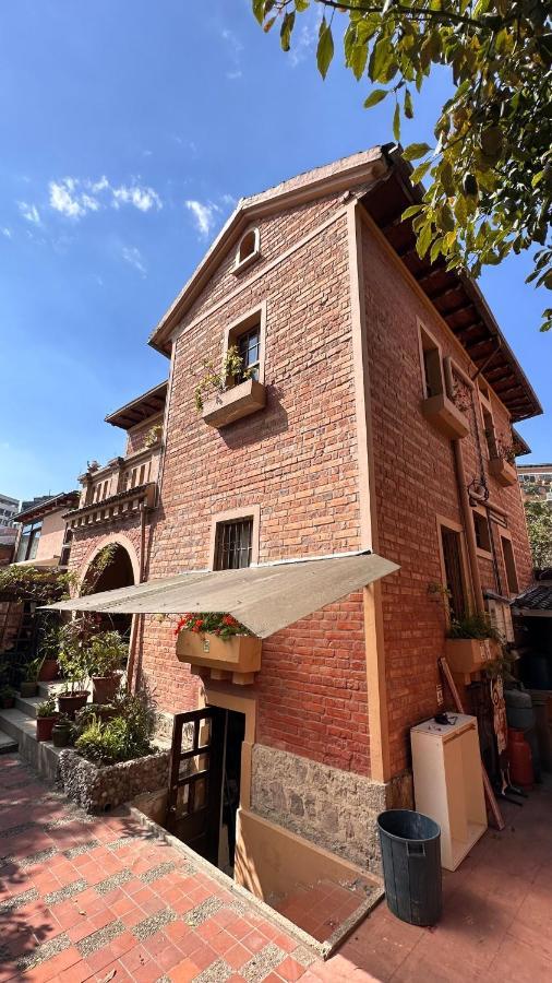 Campus Residencias Bed and Breakfast Quito Exteriör bild