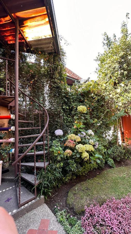 Campus Residencias Bed and Breakfast Quito Exteriör bild