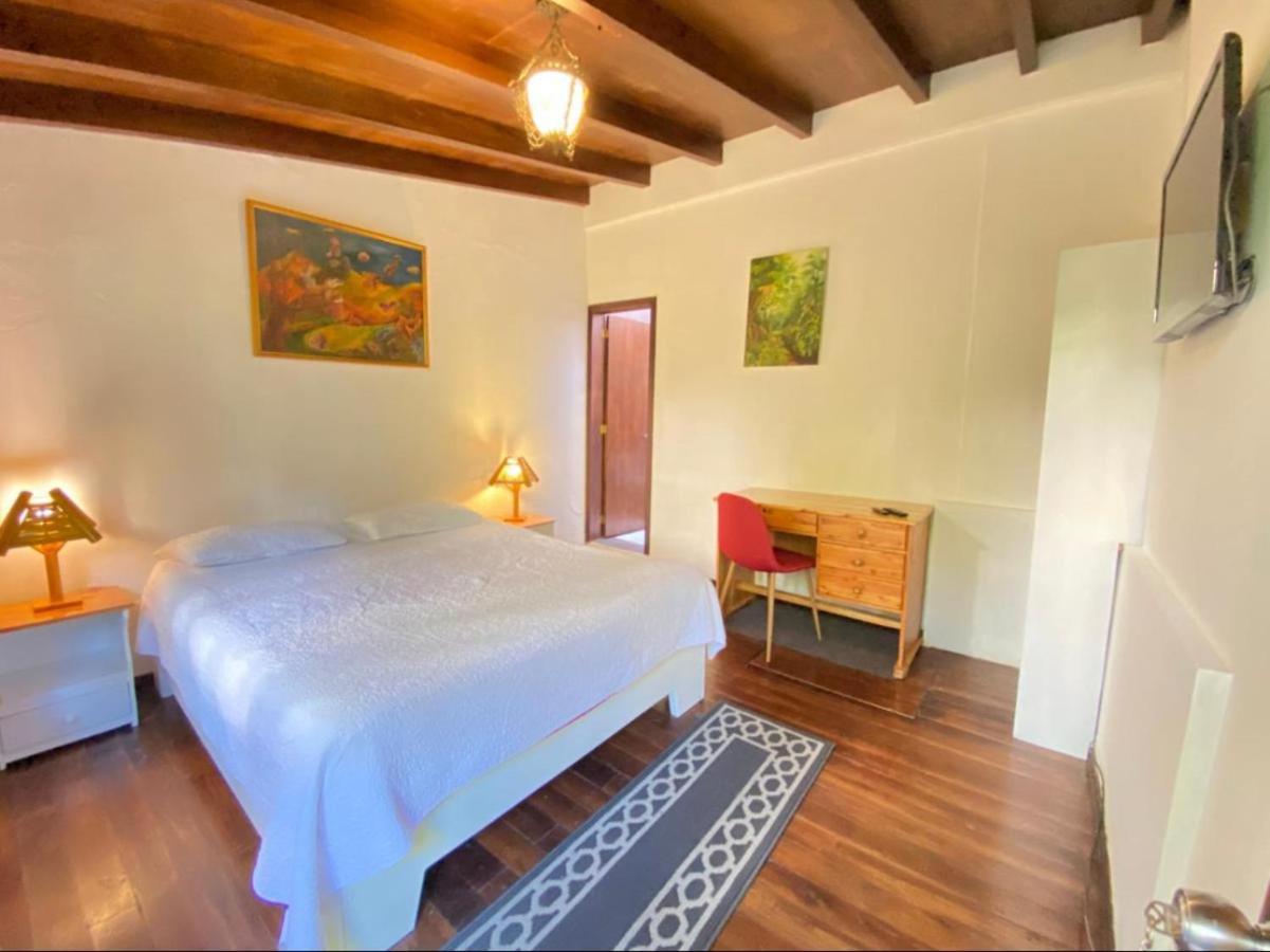 Campus Residencias Bed and Breakfast Quito Exteriör bild